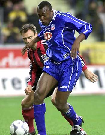 上提升了球 上提升了球